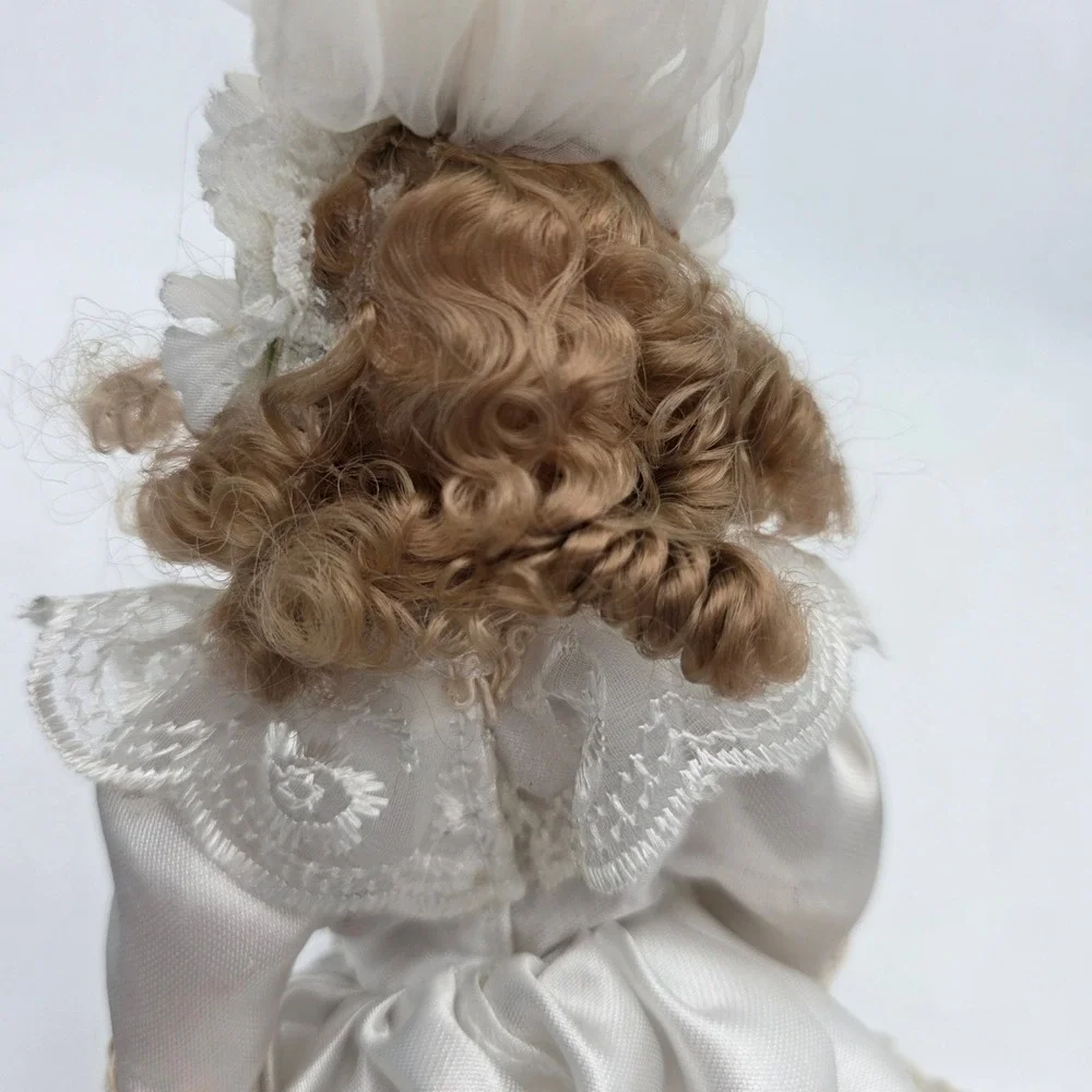 Porcelain Bride Doll 12 in‎ White Satin Lace Dress Vintage Collectible Wedding